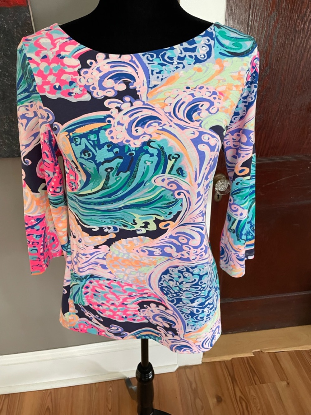 Vibrant print top from Lilly Pulitzer-like new-Sz M